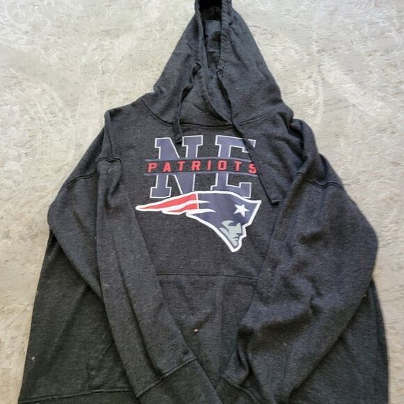 NFL Team Apparel Black women's Graphic Patriots Front Pocket Sweatshirt … - Picture 1 of 4